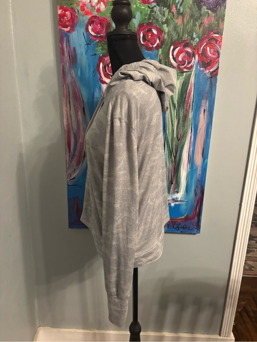 Vuori halo essential hoodie camo gray women's size S - Picture 4 of 6